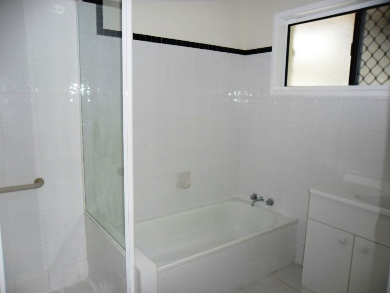 16 Newport Drive, Newport QLD 4020