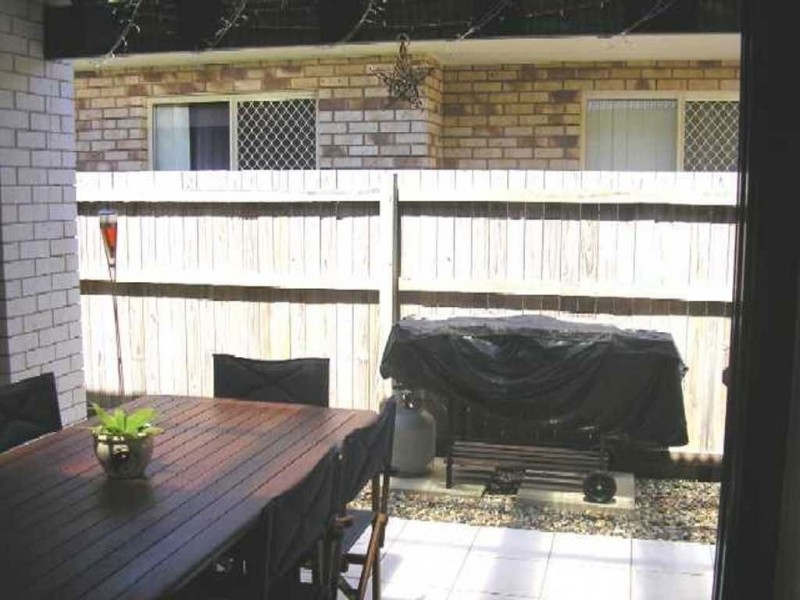 12 Kristen Court, Newport QLD 4020