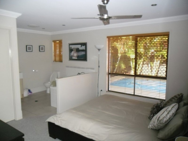 12 Kristen Court, Newport QLD 4020