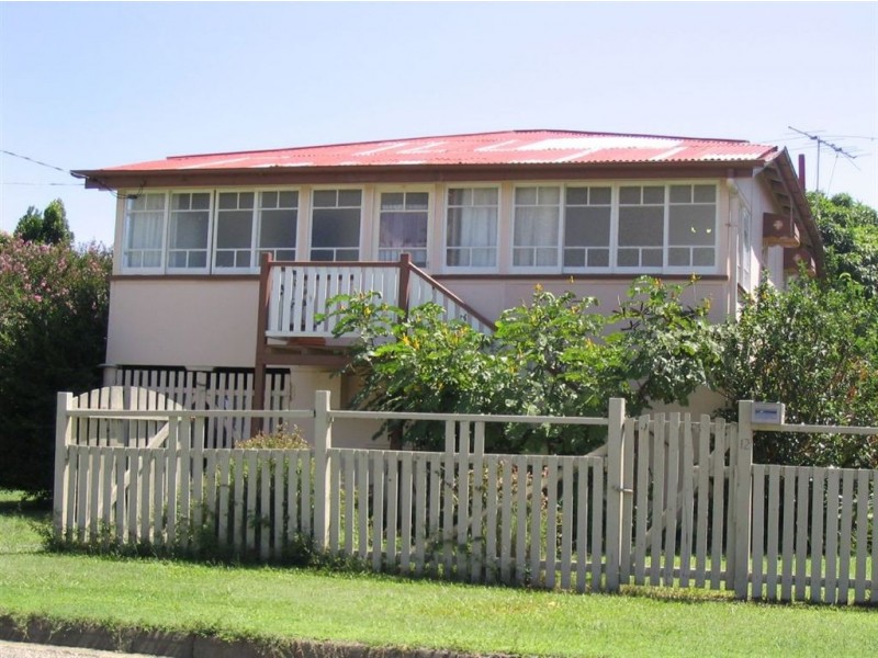 12 Louis Street, Redcliffe QLD 4020