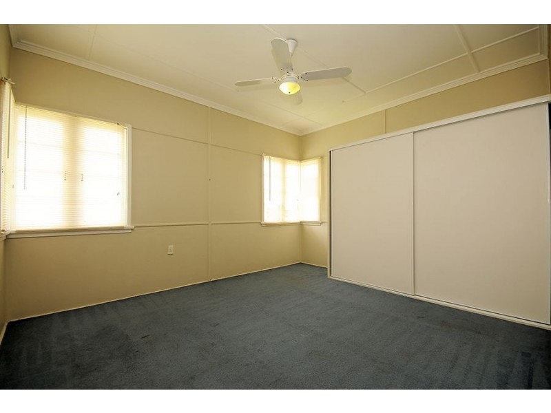 218 Oxley Avenue, Margate QLD 4019