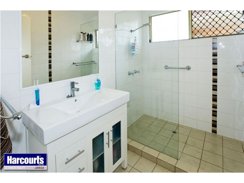 34 Central Avenue, Scarborough QLD 4020