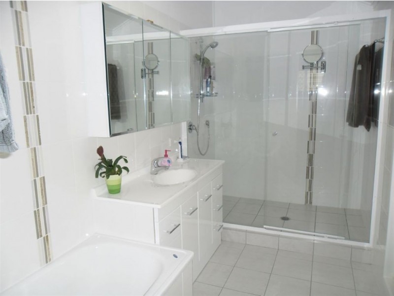 5 John Street, Redcliffe QLD 4020
