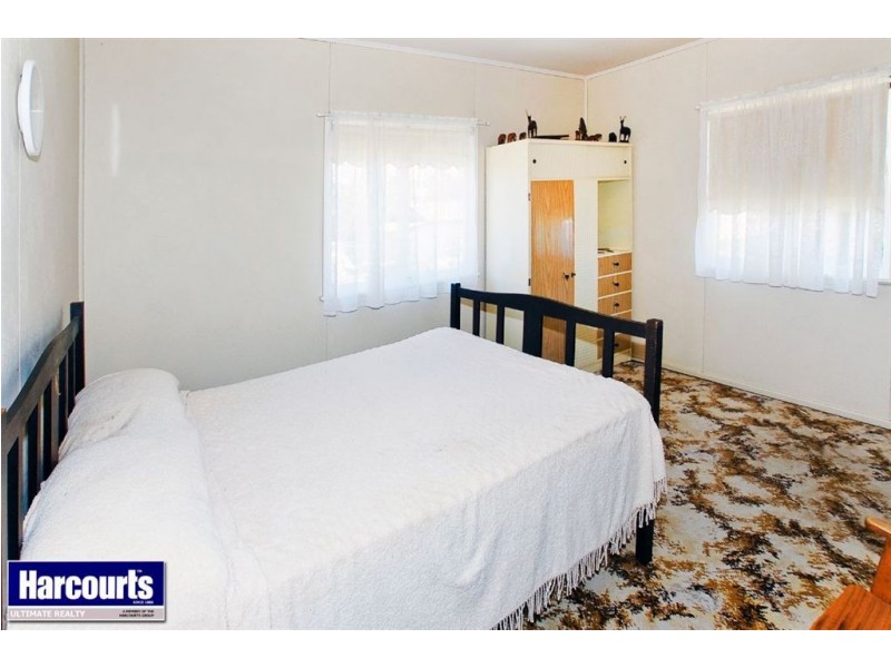 10 Campbell Street, Scarborough QLD 4020