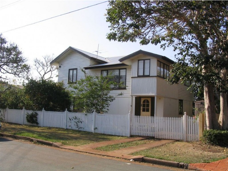 12 Josephine St, Scarborough QLD 4020