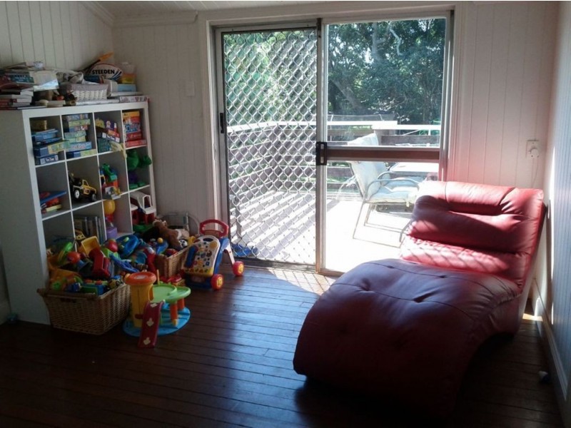 12 Josephine St, Scarborough QLD 4020