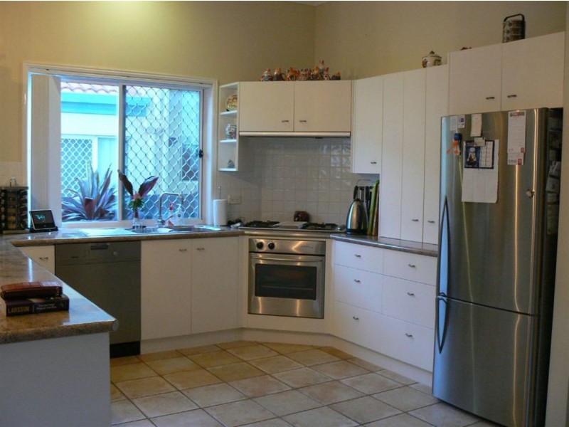 28 Landsborough Avenue, Scarborough QLD 4020