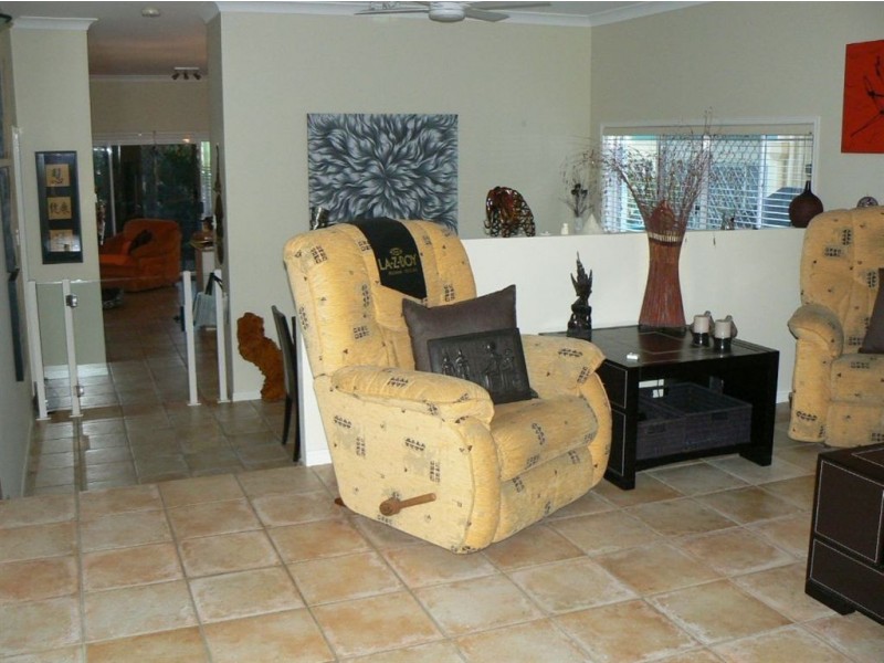 28 Landsborough Avenue, Scarborough QLD 4020