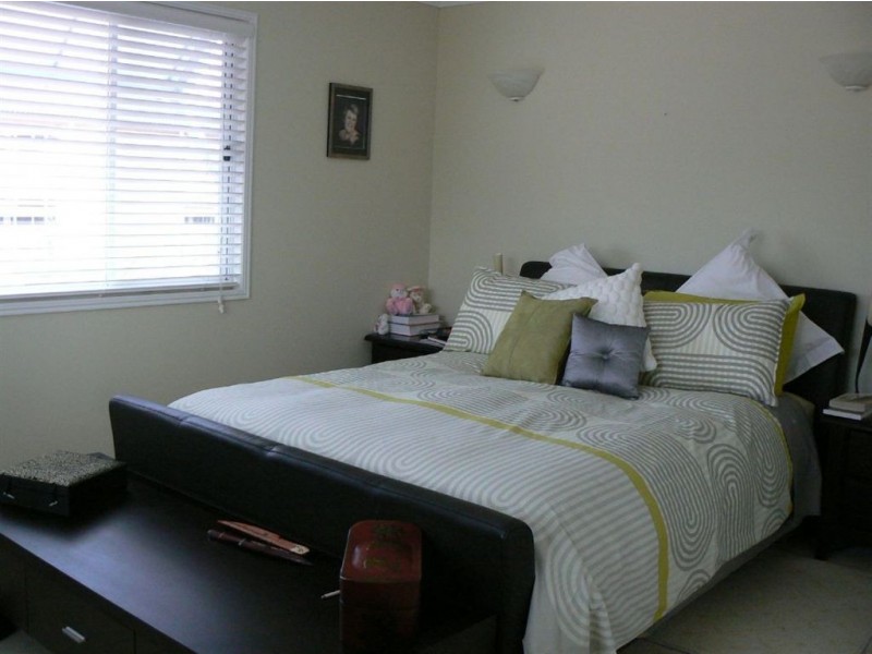 28 Landsborough Avenue, Scarborough QLD 4020