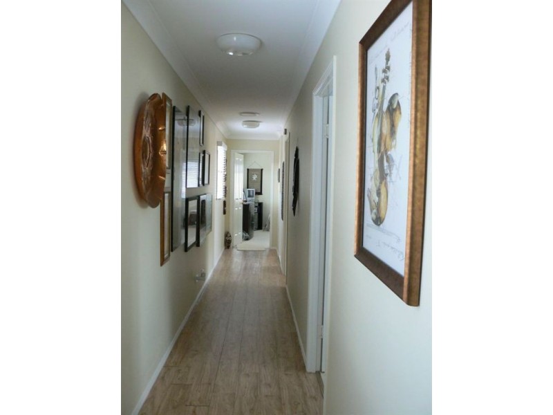 28 Landsborough Avenue, Scarborough QLD 4020