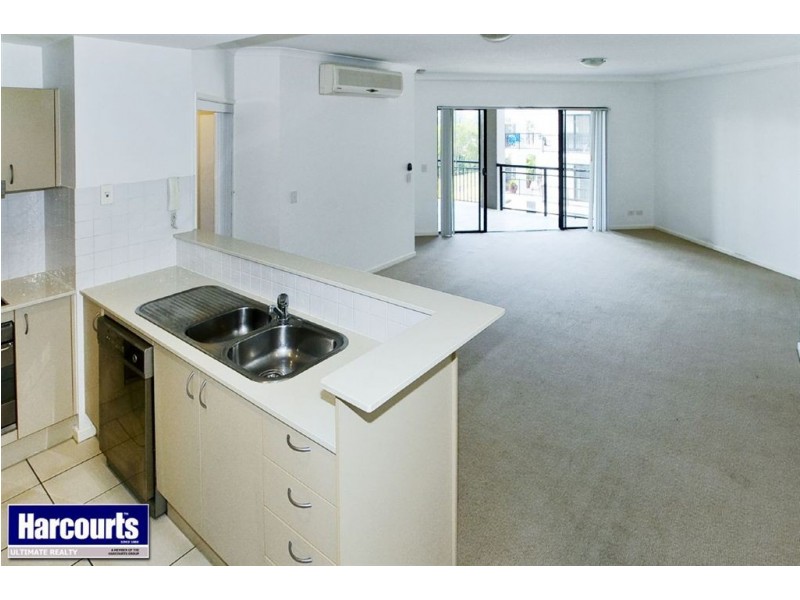 8/5 Rock Street, Scarborough QLD 4020
