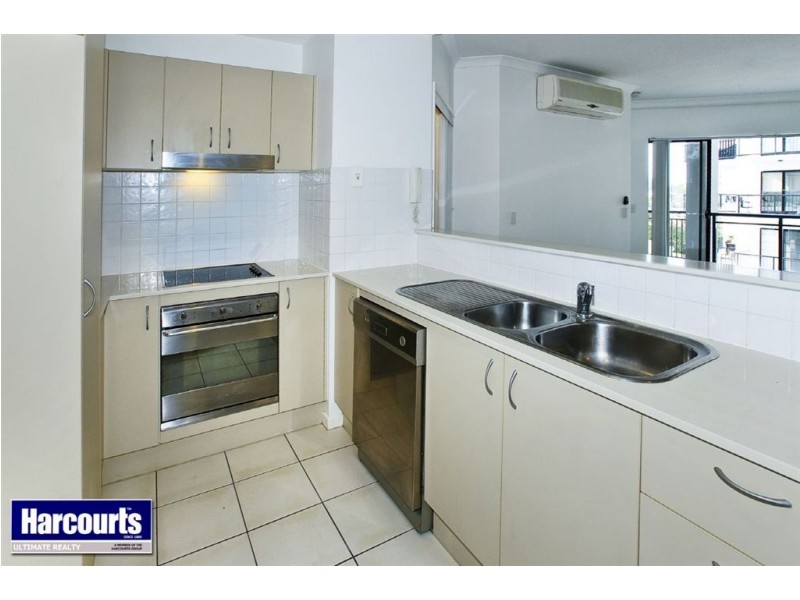 8/5 Rock Street, Scarborough QLD 4020