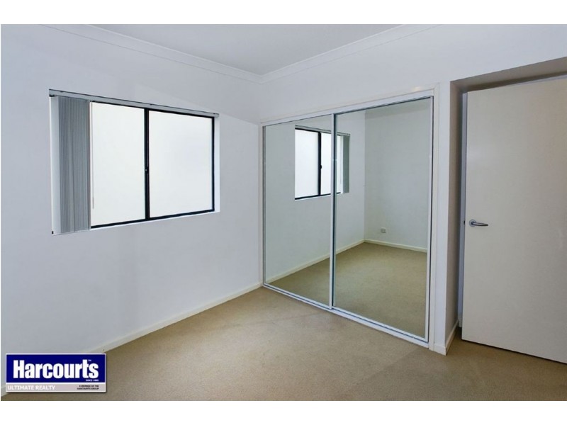 8/5 Rock Street, Scarborough QLD 4020