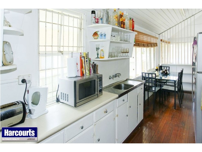 49 Central Avenue, Scarborough QLD 4020