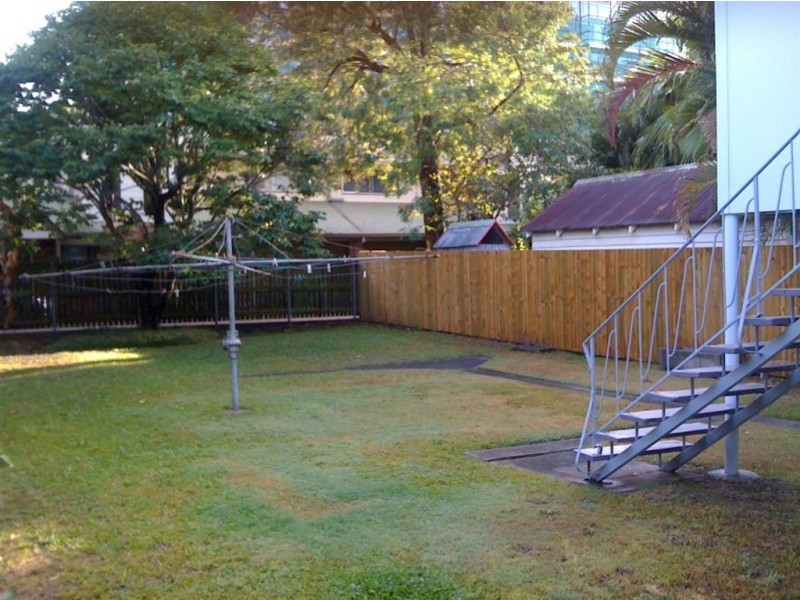 3/8 Louis Street, Redcliffe QLD 4020