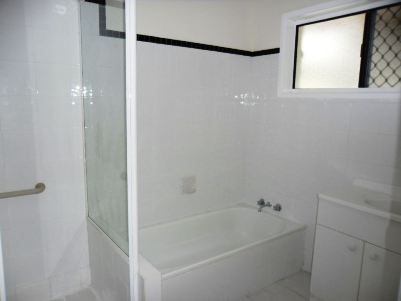 16 Newport Drive, Scarborough QLD 4020