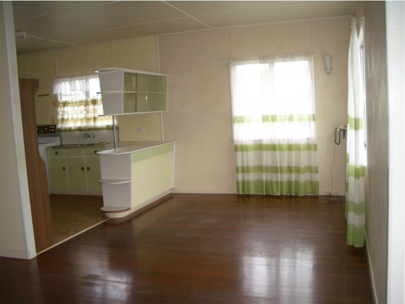 10 Campbell Street, Scarborough QLD 4020