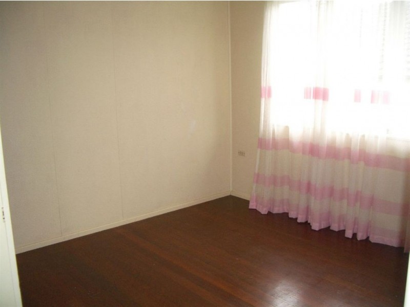 10 Campbell Street, Scarborough QLD 4020