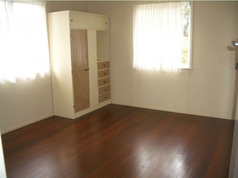 10 Campbell Street, Scarborough QLD 4020