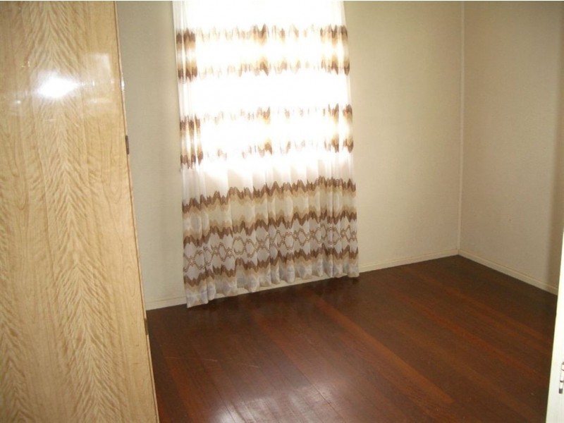 10 Campbell Street, Scarborough QLD 4020