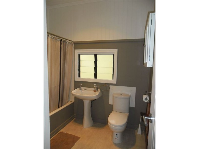 406 Oxley Avenue, Redcliffe QLD 4020