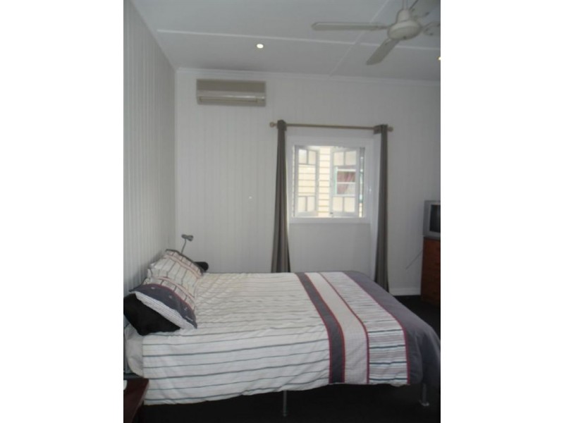 406 Oxley Avenue, Redcliffe QLD 4020