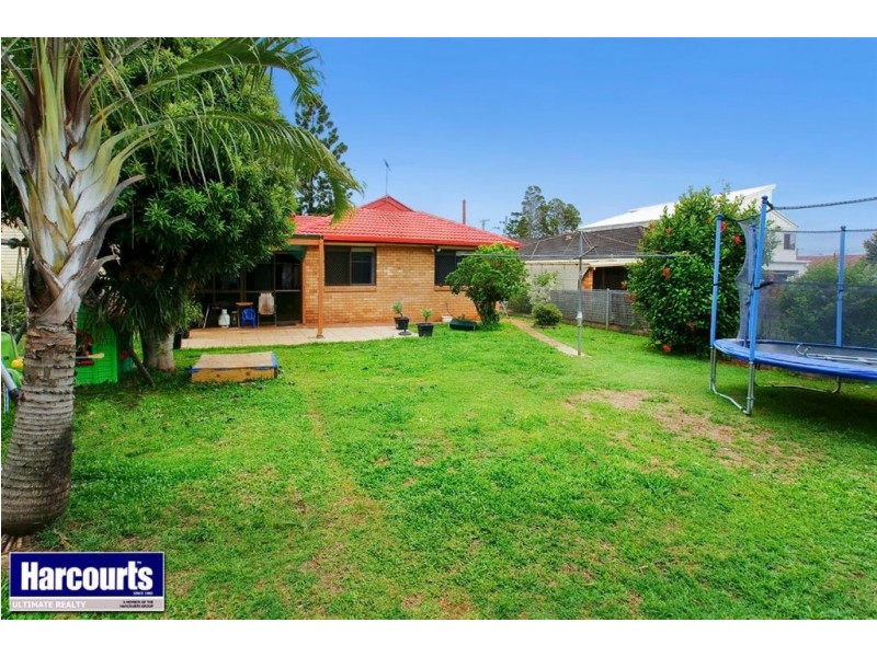 112 King Street, Woody Point QLD 4019