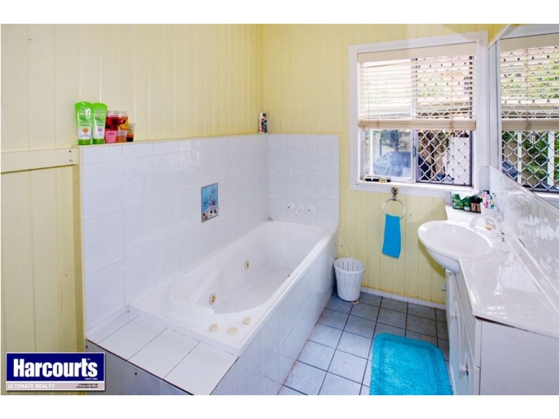 32 Garnet Street, Scarborough QLD 4020