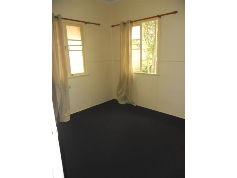 38 Garnet Street, Scarborough QLD 4020