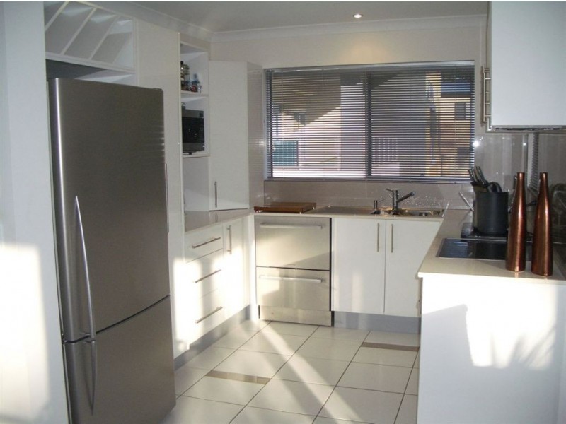 6/6 Georgina Street, Woody Point QLD 4019