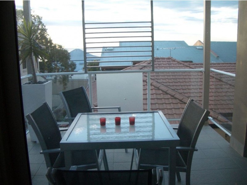 6/6 Georgina Street, Woody Point QLD 4019