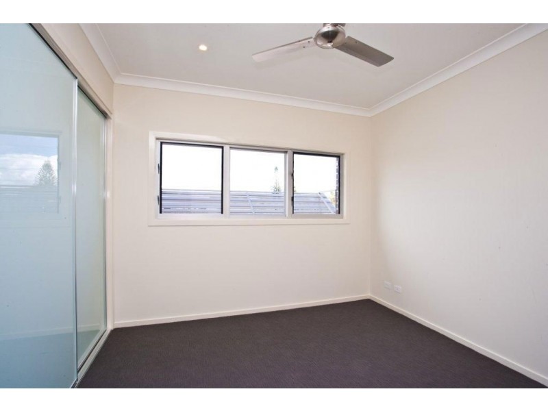 59a Seaville Avenue, Scarborough QLD 4020