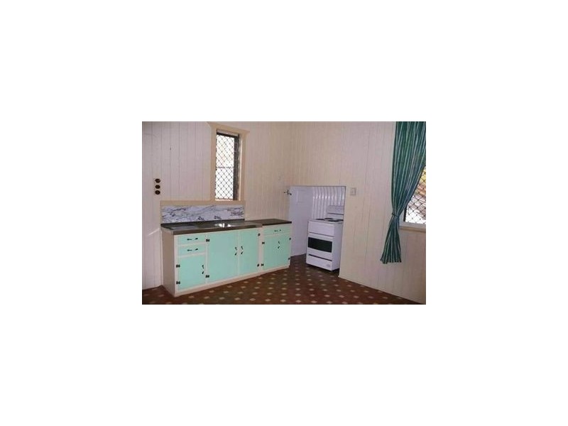 2/49 Robertson Avenue, Margate QLD 4019