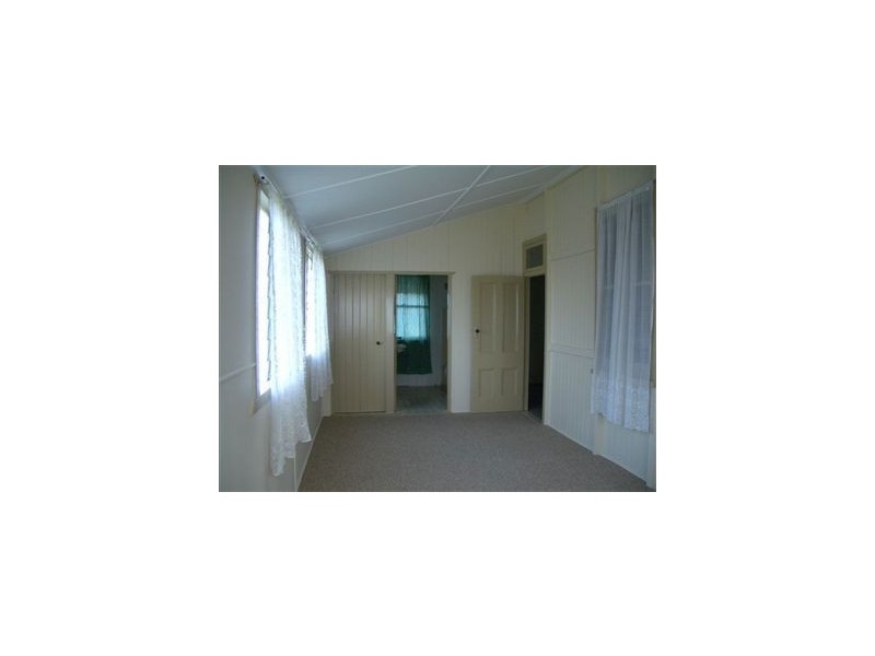 2/49 Robertson Avenue, Margate QLD 4019