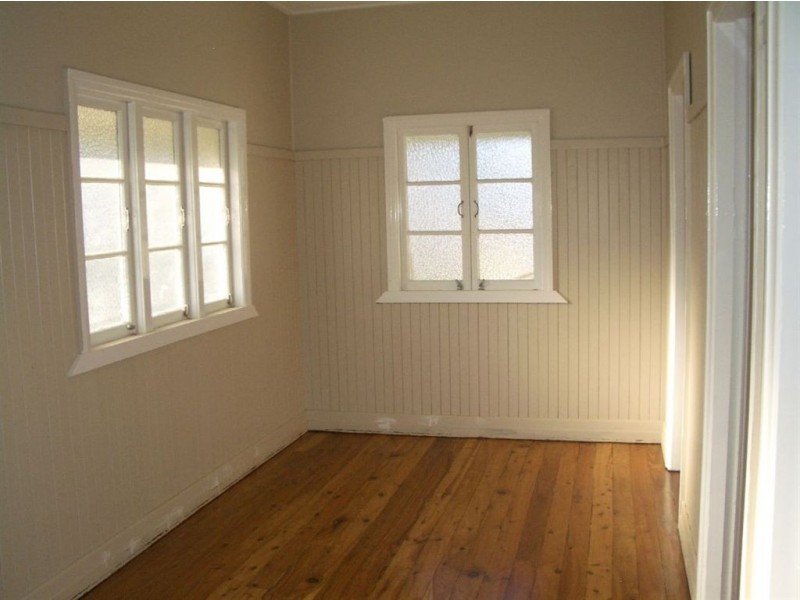 2 Manley Street, Redcliffe QLD 4020