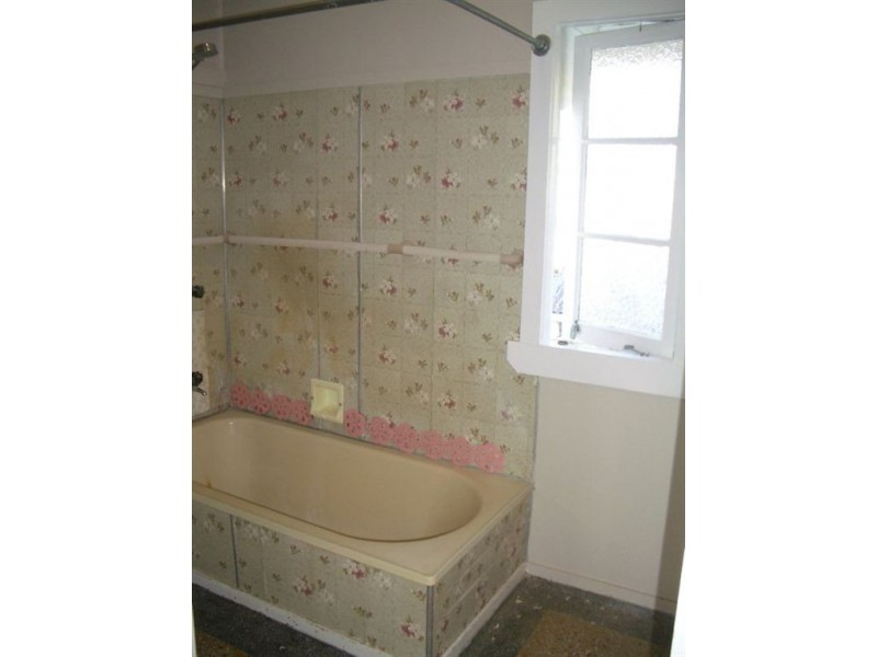 2 Manley Street, Redcliffe QLD 4020