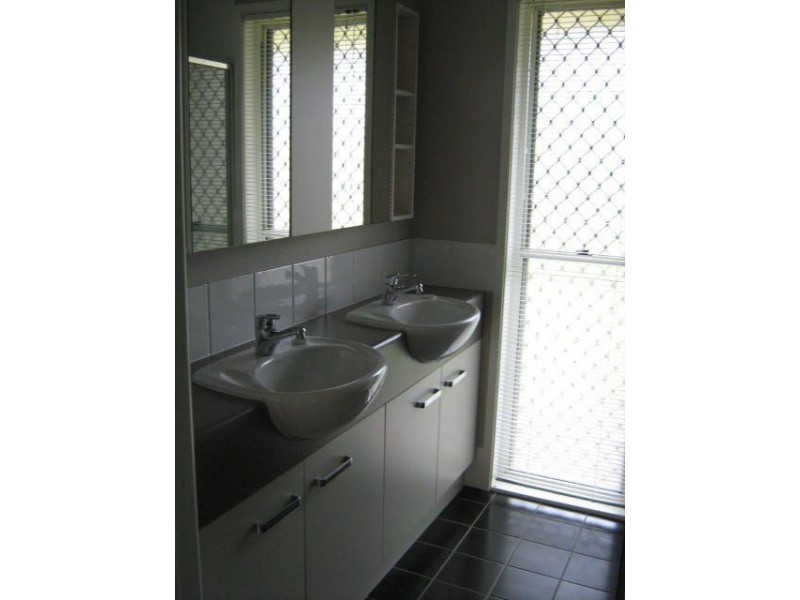 3a Brennan Road, Scarborough QLD 4020