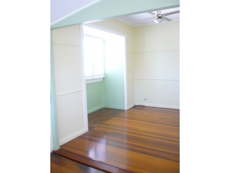 7 Frank Street, Scarborough QLD 4020