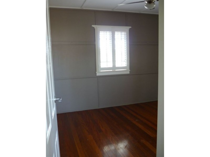 7 Frank Street, Scarborough QLD 4020
