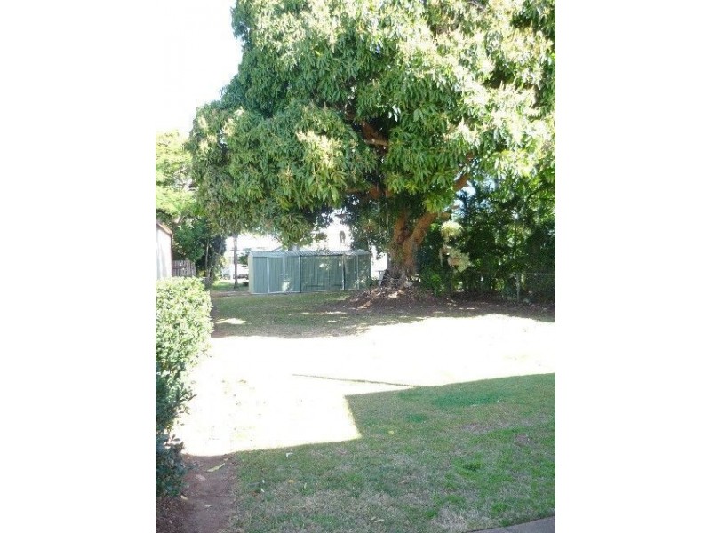 7 Frank Street, Scarborough QLD 4020