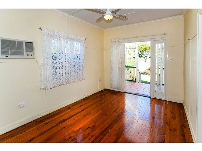 594 Oxley Avenue, Scarborough QLD 4020