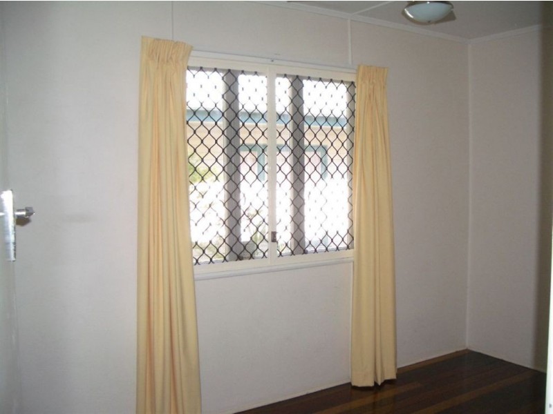 14 Livermore Street, Redcliffe QLD 4020