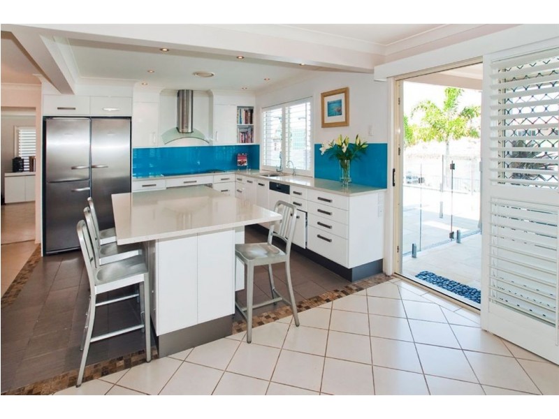 4 Aurora Place, Newport QLD 4020