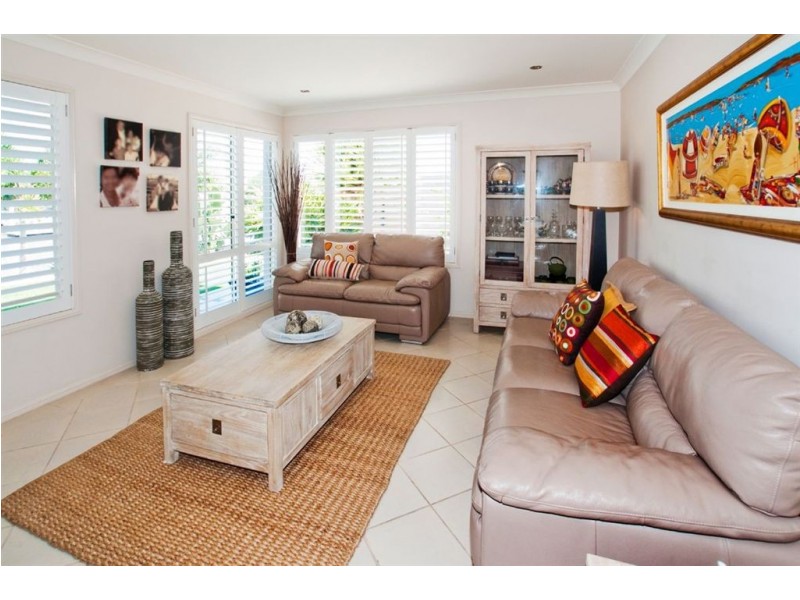 4 Aurora Place, Newport QLD 4020