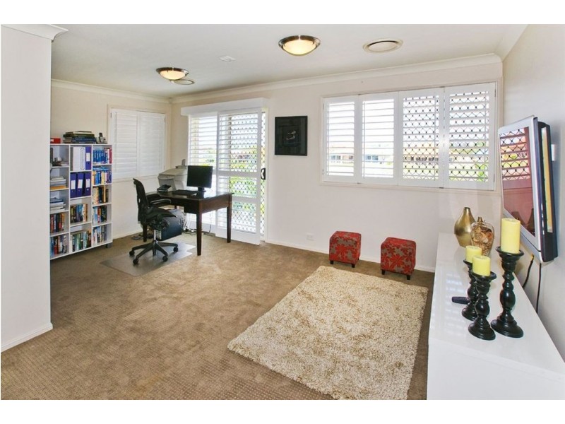 4 Aurora Place, Newport QLD 4020