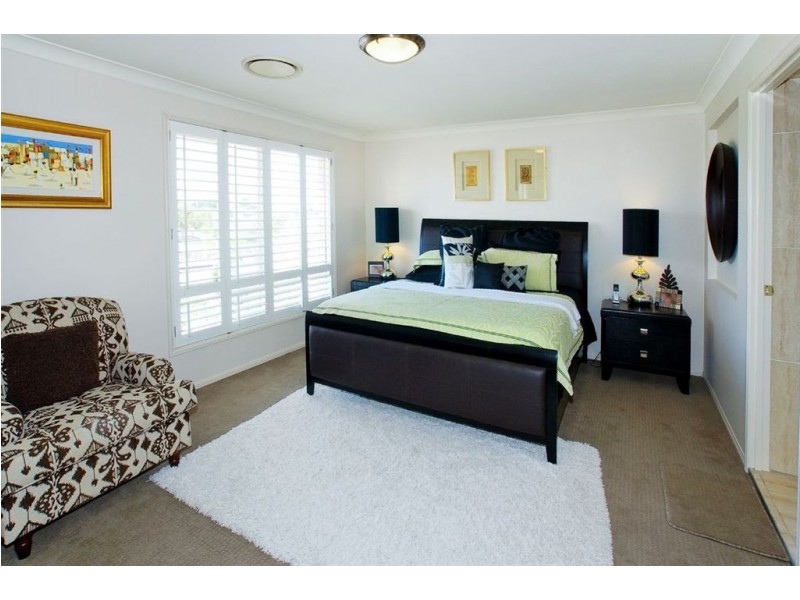 4 Aurora Place, Newport QLD 4020