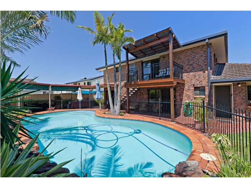 11 Dolphin Street, Newport QLD 4020