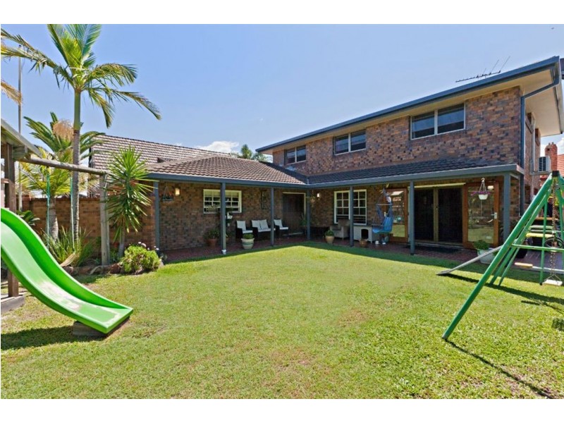 11 Dolphin Street, Newport QLD 4020