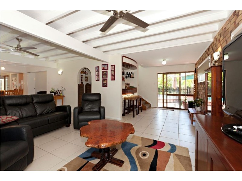 11 Dolphin Street, Newport QLD 4020