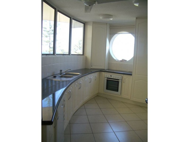 P2/179 Landsborough Avenue, Scarborough QLD 4020